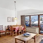 Haus Excelsior 40 Daire Seefeld in Tirol